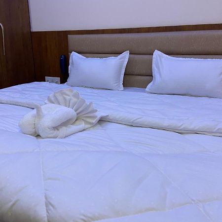 Hotel Tulsi Villa Dehradun Buitenkant foto