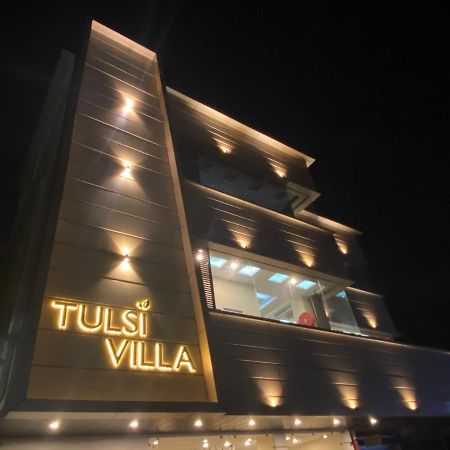 Hotel Tulsi Villa Dehradun Buitenkant foto