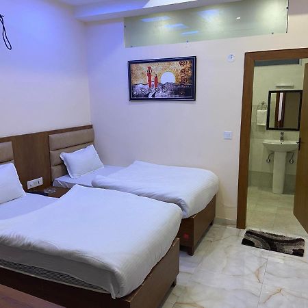 Hotel Tulsi Villa Dehradun Buitenkant foto