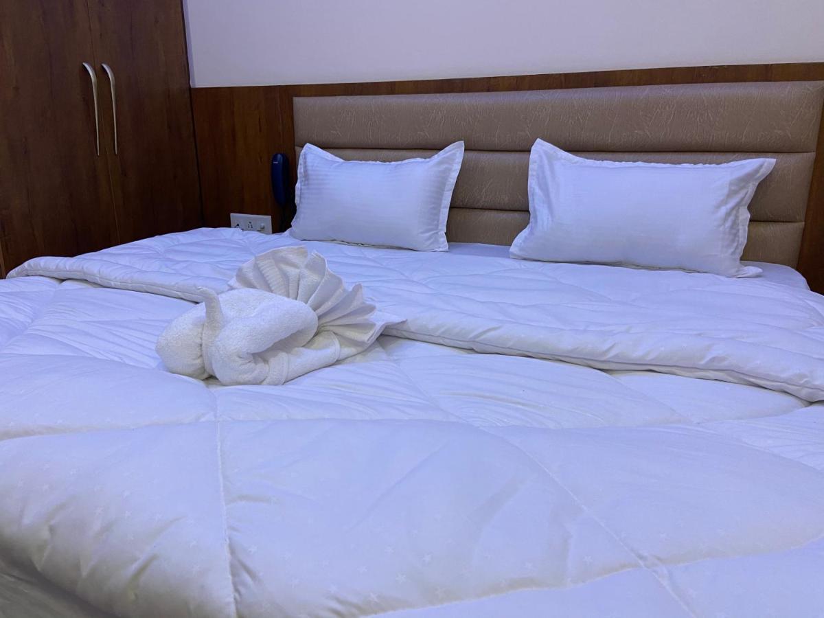 Hotel Tulsi Villa Dehradun Buitenkant foto