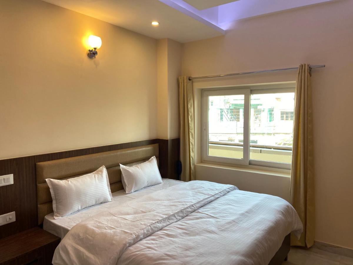 Hotel Tulsi Villa Dehradun Buitenkant foto